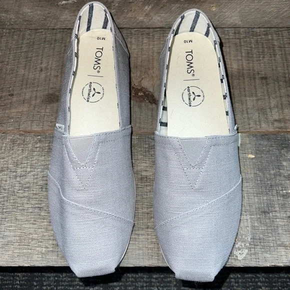 Tom’s canvas shoes size 10 silver - Picture 1 of 4